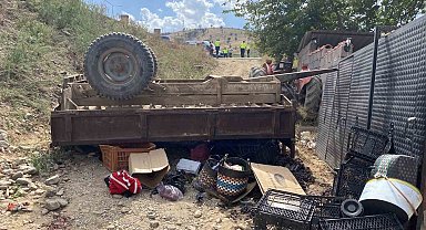 İşçileri taşıyan traktör devrildi: 11 yaralı