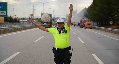 İstanbul-Edirne Otoyolu'nda yangın: Trafik tek şeritten sağlandı