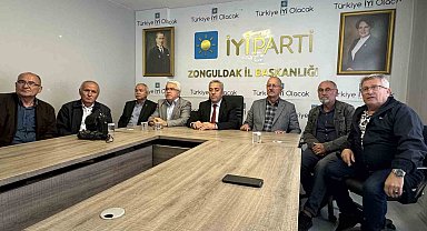 İYİ Parti'de il başkanı ve 7 yönetim kurulu üyesi görevinden istifa etti