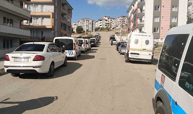 İzinli astsubay evinde ölü bulundu