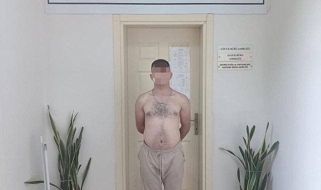 İzmir'de tutuklanan hırsız polisin elinden kaçtı, saklandığı camide yakalandı