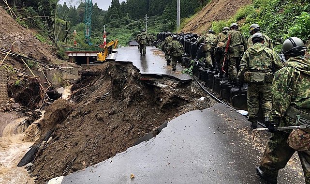 Japonya'daki sel ve toprak kaymalarında ölü sayısı 7'ye yükseldi
