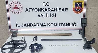 Kaçmaya çalışan şahıs sikke ve define arama araçlarıyla yakalandı