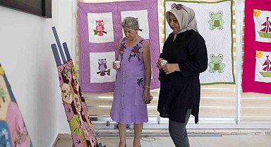 Kadınlar el emeği göz nuru ürünlerini sergiledi