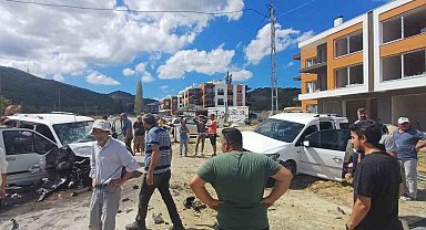 Kafa kafaya çarpıştılar: 4 yaralı