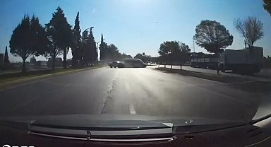 Kahramanmaraş'ta 6 kişinin yaralandığı kaza araç kamerasına yansıdı