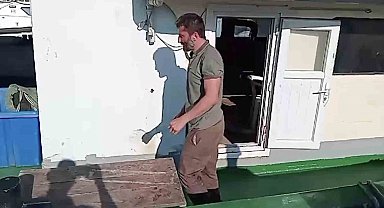 Karadeniz'de teknesi ile kaybolan balıkçı bulundu