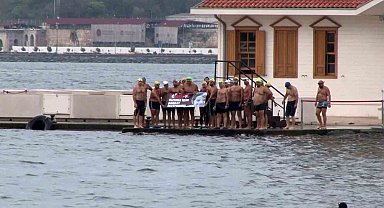 Katledilen Narin için Üsküdar'dan Kız Kulesi'ne yüzdüler