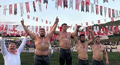 Kemer Belediye güreşçisinden çifte kürsü
