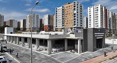 Kepez'deki kentsel dönüşümde hak sahiplerine konutlar teslim edilmeye devam ediyor