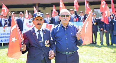 Kıbrıs gazileri Başkonuş Yaylası'nda stres attı