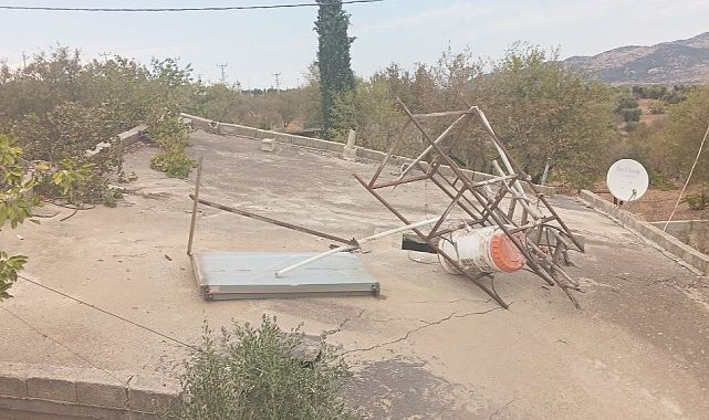 Kilis'te az hasarlı 2 katlı binada göçük meydana geldi