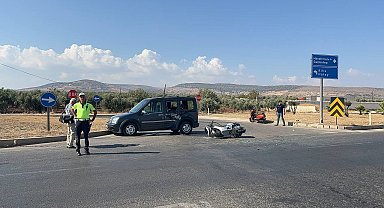 Kilis'te motosiklet ile hafif ticari araç çarpıştı: 1'i ağır 2 yaralı