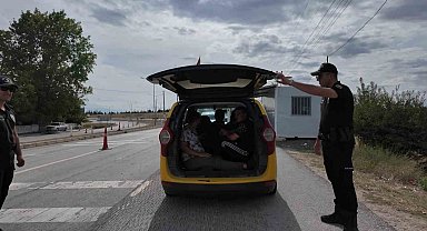 Kırklareli'nde durdurulan ticari takside 6 kaçak göçmen yakalandı