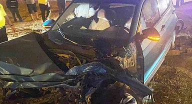 Kırmızı ışıkta geçen tır otomobile çarptı