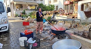 Kışlık salçalar kaynamaya başladı