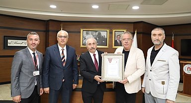 Kızılay'dan Amasya Üniversitesi'ne gümüş madalya