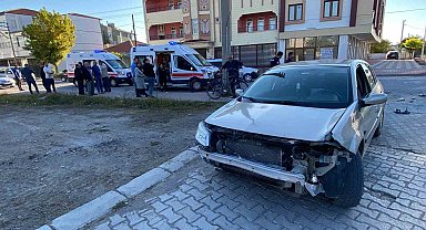 Konya'da motosiklet ve otomobil çarpıştı: 2 çocuk yaralandı