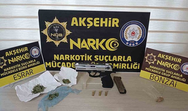 Konya'da üzerinde uyuşturucu ve ruhsatsız silah bulunan şüpheli tutuklandı