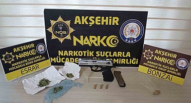 Konya'da üzerinde uyuşturucu ve ruhsatsız silah bulunan şüpheli tutuklandı