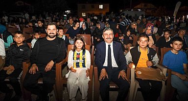 Köyümde açık hava sinema gösterisi yapıldı