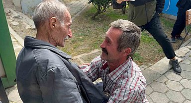 Küstüğü baba ocağına 47 yıl sonra dönen adamın gözyaşları