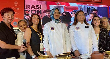 Kütahya Frigg Kadınları, şehrin seramik sanatını ve yerel lezzetlerini festivalde buluşturdu