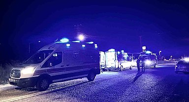 Kütahya'da işçi servisi ile otomobil çarpıştı: 10 yaralı