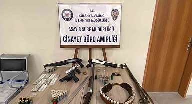 Kütahya'da sosyal medya üzerinden silah, tüfek ve mühimmat paylaşımında bulunan 11 kişi yakalandı