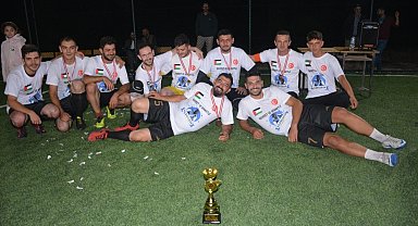 Kütahya'daki Birlik ve Beraberlik Turnuvası'nda şampiyon merhum gardiyan Ömer Duman Takımı oldu