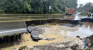 Kuzey Carolina'da tropikal fırtına: Sokaklar sular altında kaldı