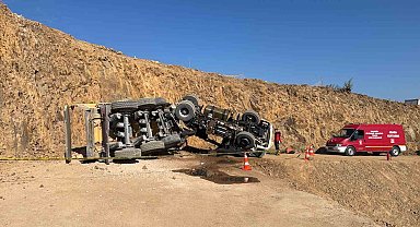 Maden sahasında hafriyat kamyonu kaza yaptı: 1 ölü