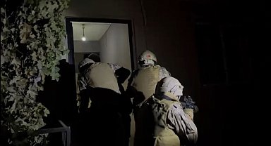 Magandaların evlerine şafak operasyonu...Kapılar koçbaşlarıyla kırıldı