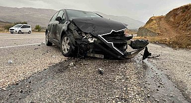 Malatya'da iki otomobil çarpıştı: 2 yaralı