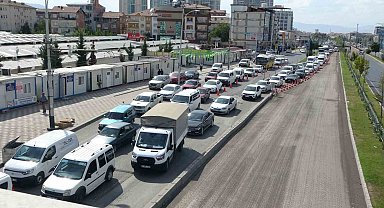 Malatya'da yol çalışmaları nedeniyle oluşan trafiğe tepki