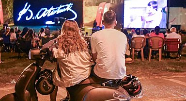 Manavgat'ta açık hava sineması keyfi