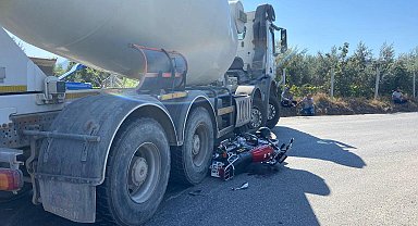 Manisa'da kamyonetle çarpışan motosiklet sürücüsü hayatını kaybetti