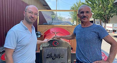 Marangoz 4 ayda eliyle 1925 model elektrikli araç yaptı
