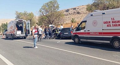 Mardin'de iki otomobil çarpıştı: 12 yaralı