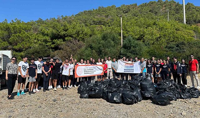 Marmaris Belediyesi ve öğrencilerden çevre temizliği