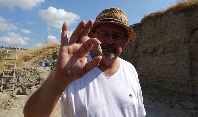 Maydos Antik Kenti'nde 3 bin 400 yıllık kurşundan üretilmiş sapan taşı bulundu