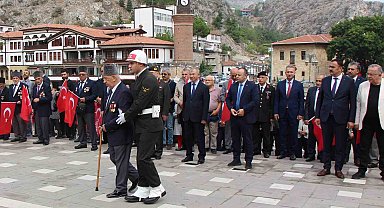 Mehmetçik gaziye omuz verdi