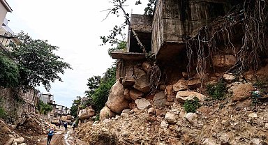Meksika'yı John Kasırgası vurdu: 3 ölü