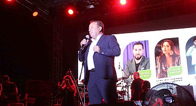 Melek Mosso, Mustafa Taş ve İhsan Eş, Mut'ta hayranlarıyla buluştu