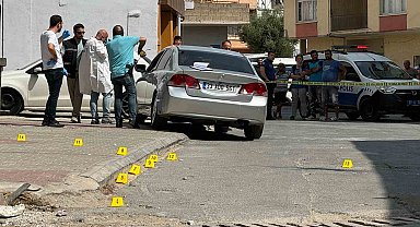 Mersin'de otomobile silahlı saldırı: Ağabey öldü, kardeşi ağır yaralı