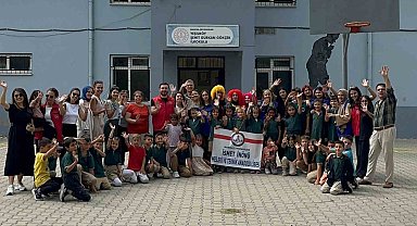 Meslek liseli öğrenciler kardeş okullarının yüreklerine dokundu