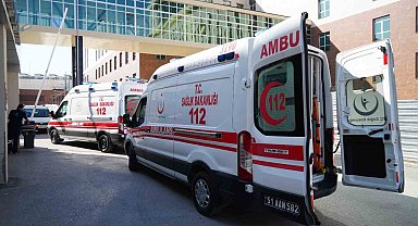 Minibüs ile otomobil çarpıştı: 5 yaralı