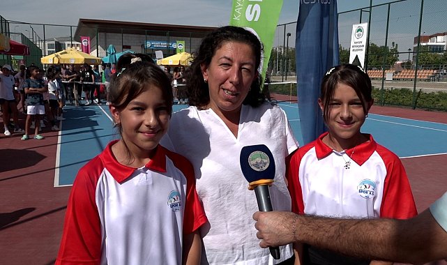 Minik sporcu ve velilerden Ulusal 12 Yaş Hafta Sonu Tenis Turnuvası'na tam not