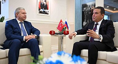 Moskova Hükümet Bakanı ile Başkan Böcek iş birlikleri hakkında görüş alış verişinde bulundu