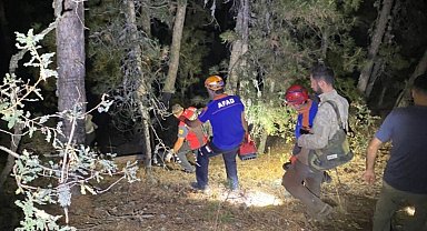 Motosikletle dere yatağına uçan baba ve oğlunu AFAD kurtardı